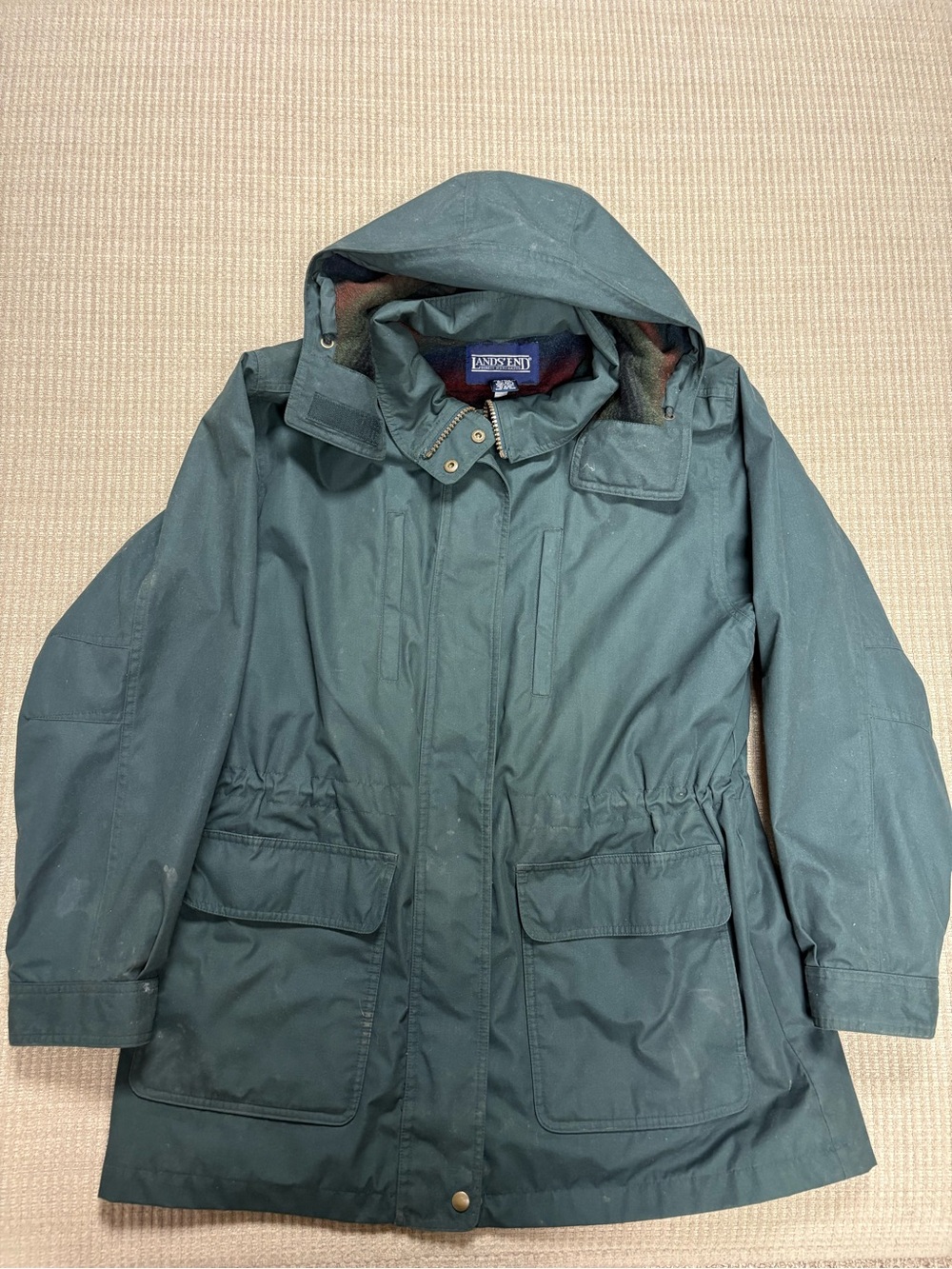 Vintage Lands’ End hooded squall parka in Green with plaid wool lining size L